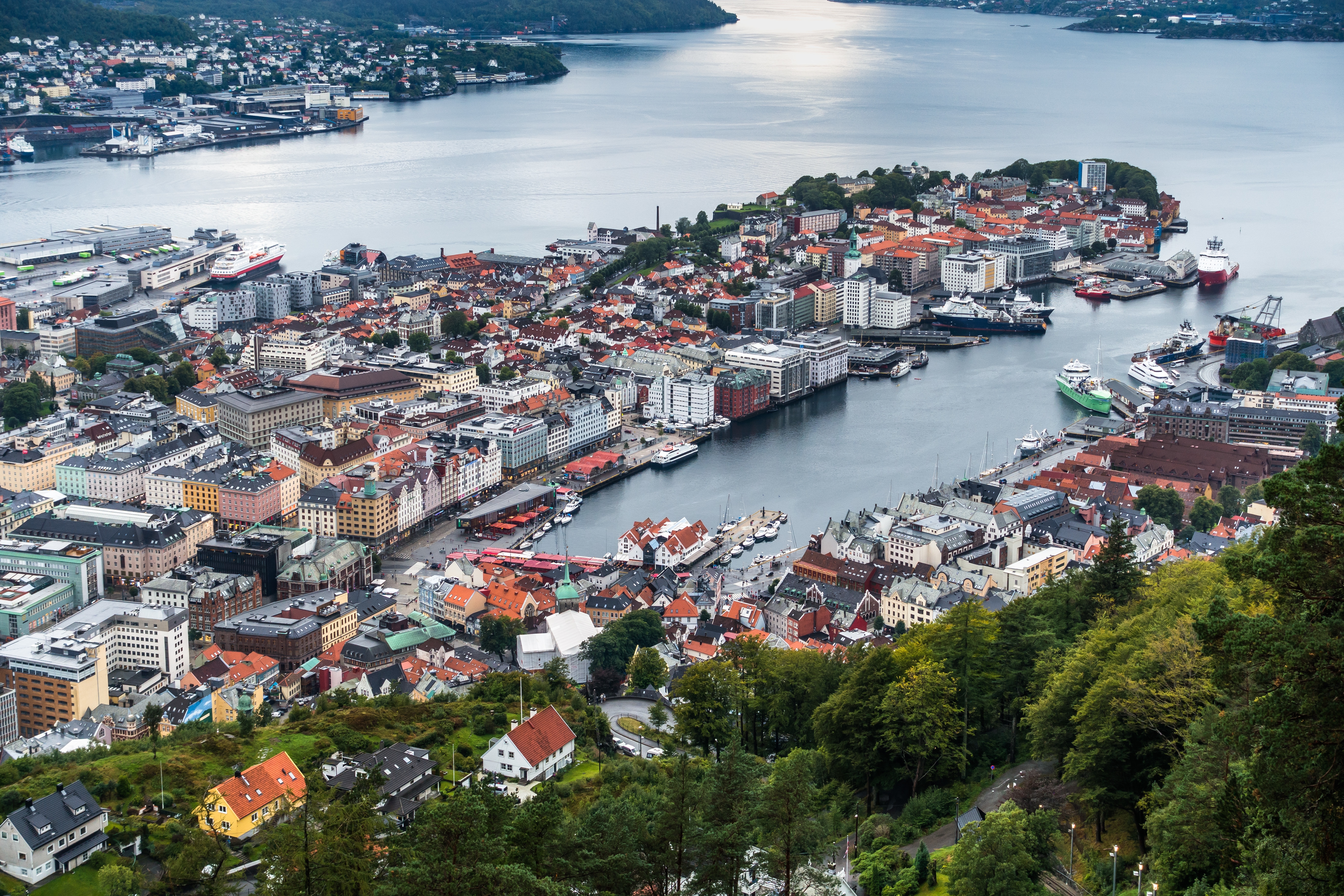 Vista panorámica de Bergen desde el monte Fløyen