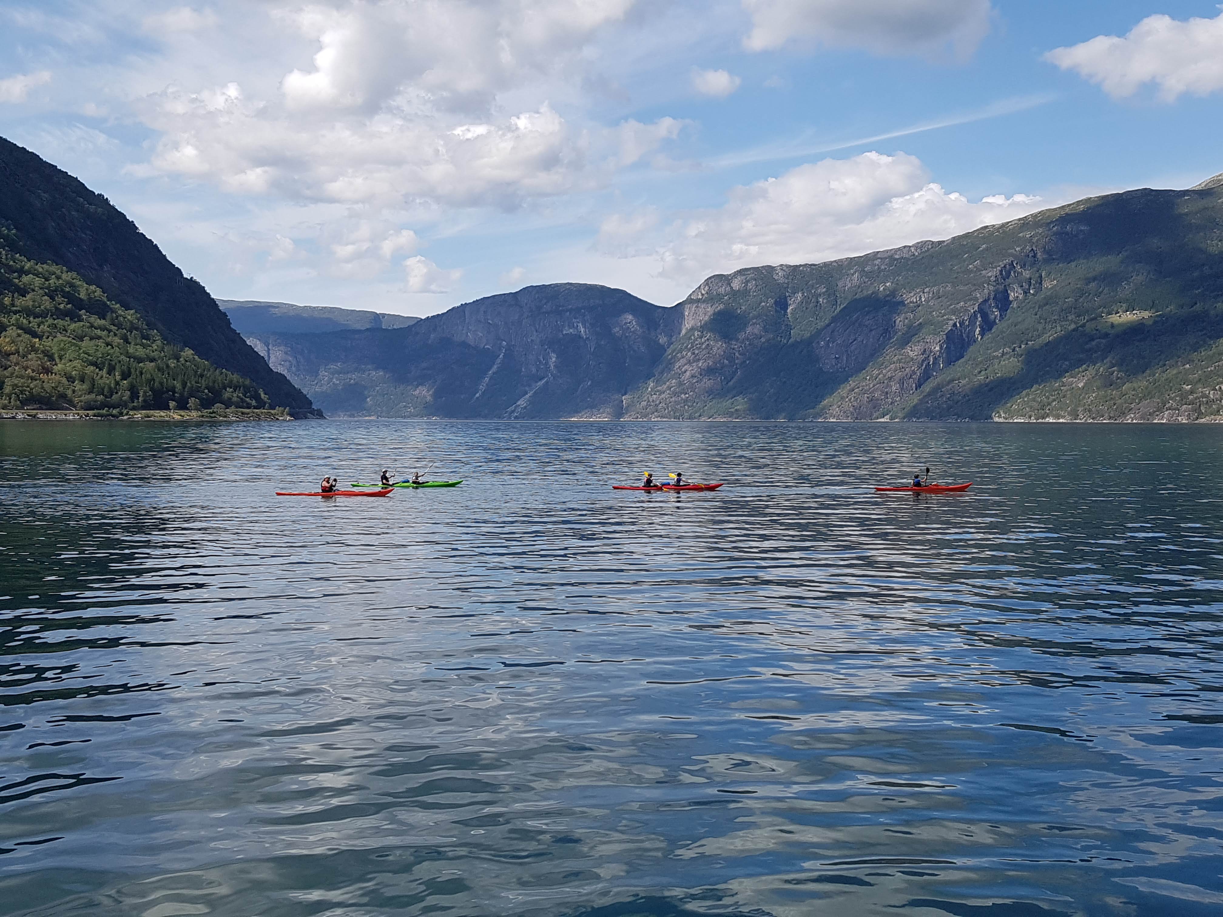 Hellesylt: Experimenta el kayak en los fiordos para principiantes